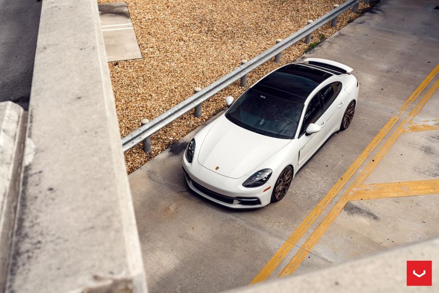  Porsche Panamera 4 on Vossen Wheels 2019 года  (фото 3 из 17)